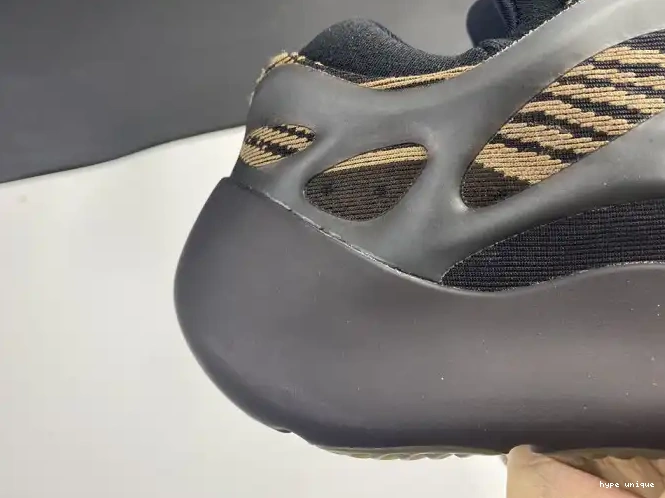 hype GY0189 V3 ADIDAS YEEZY 700 0610